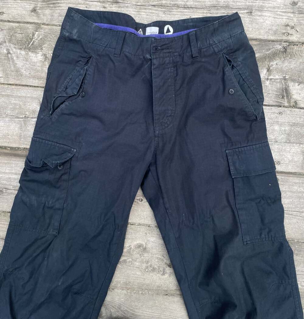 Vintage 2000’s Nike ACG Outdoors Tactical Multi-Cargo Pants W32